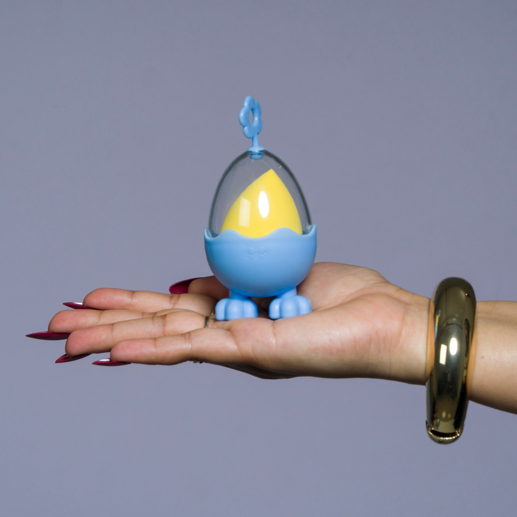 Makeup Sponge with Cute Egg-Shaped Holder - UBK3143