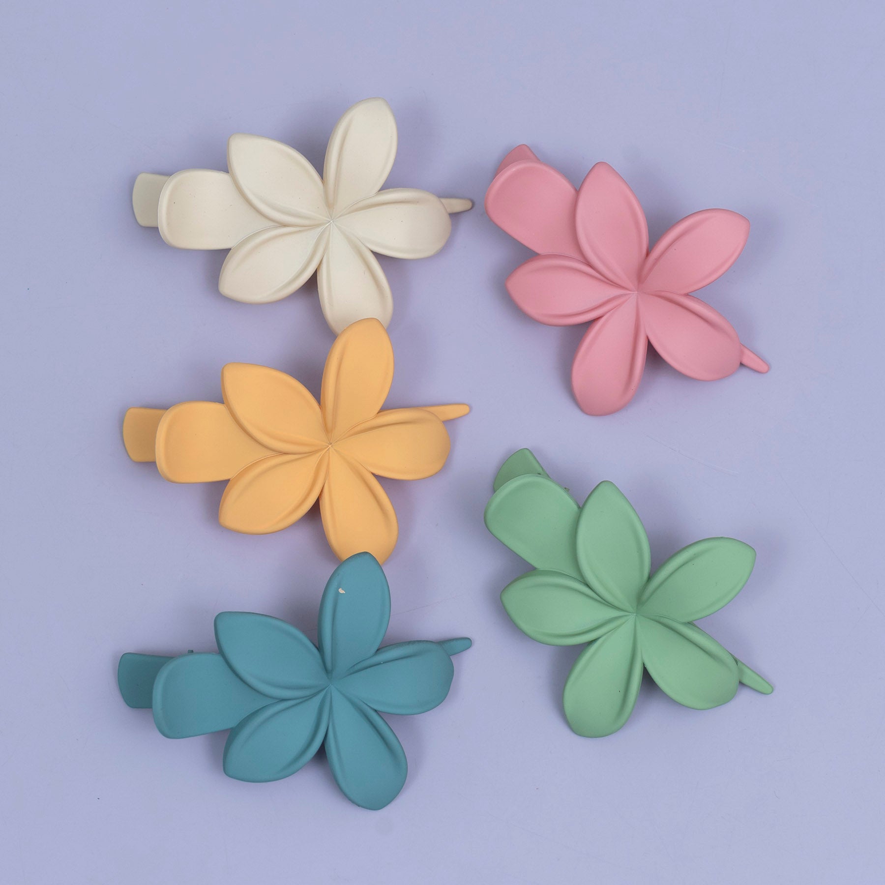 Matte Floral Hair Claw – UBK3728