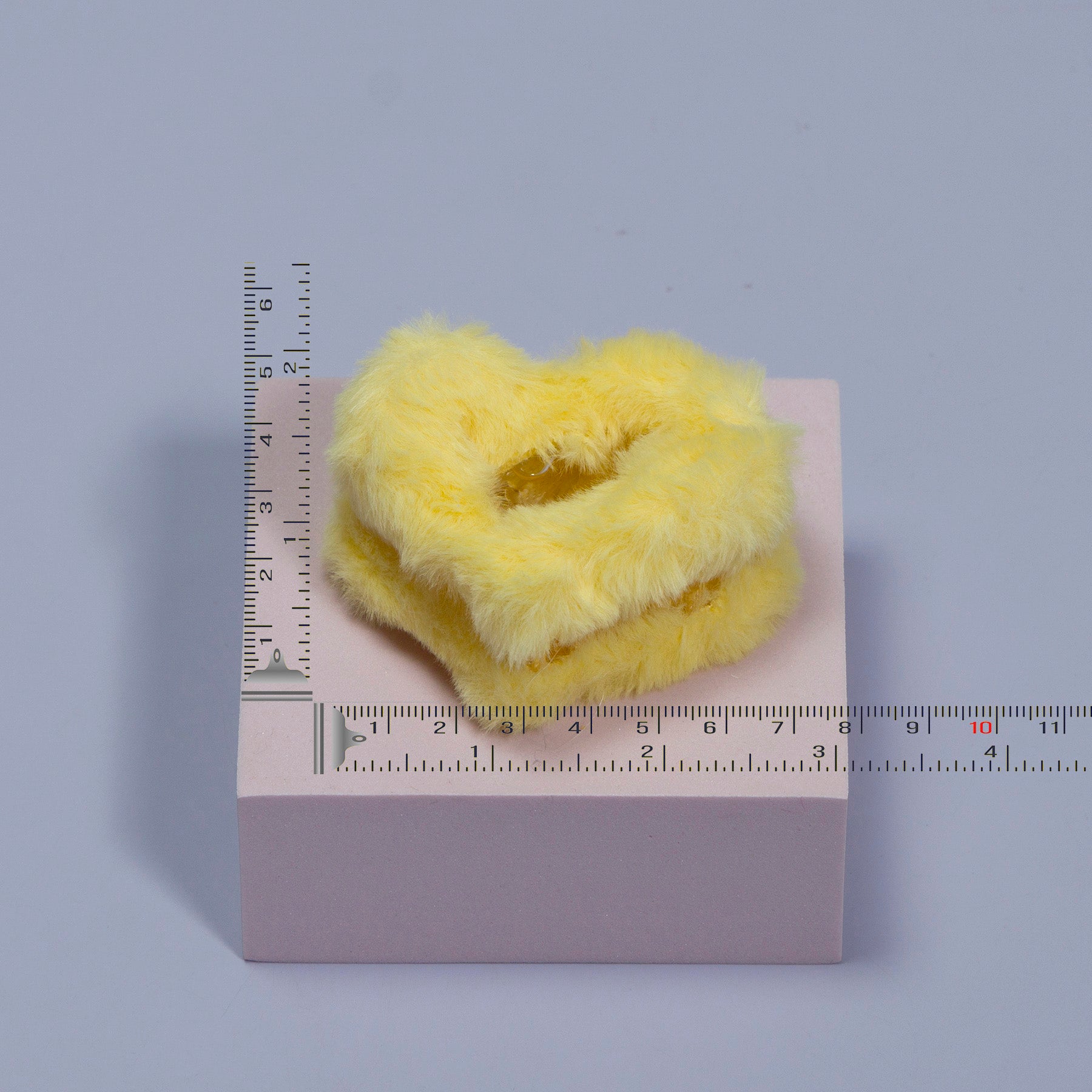Heart Shape Fur Hair Claw - UBK3064