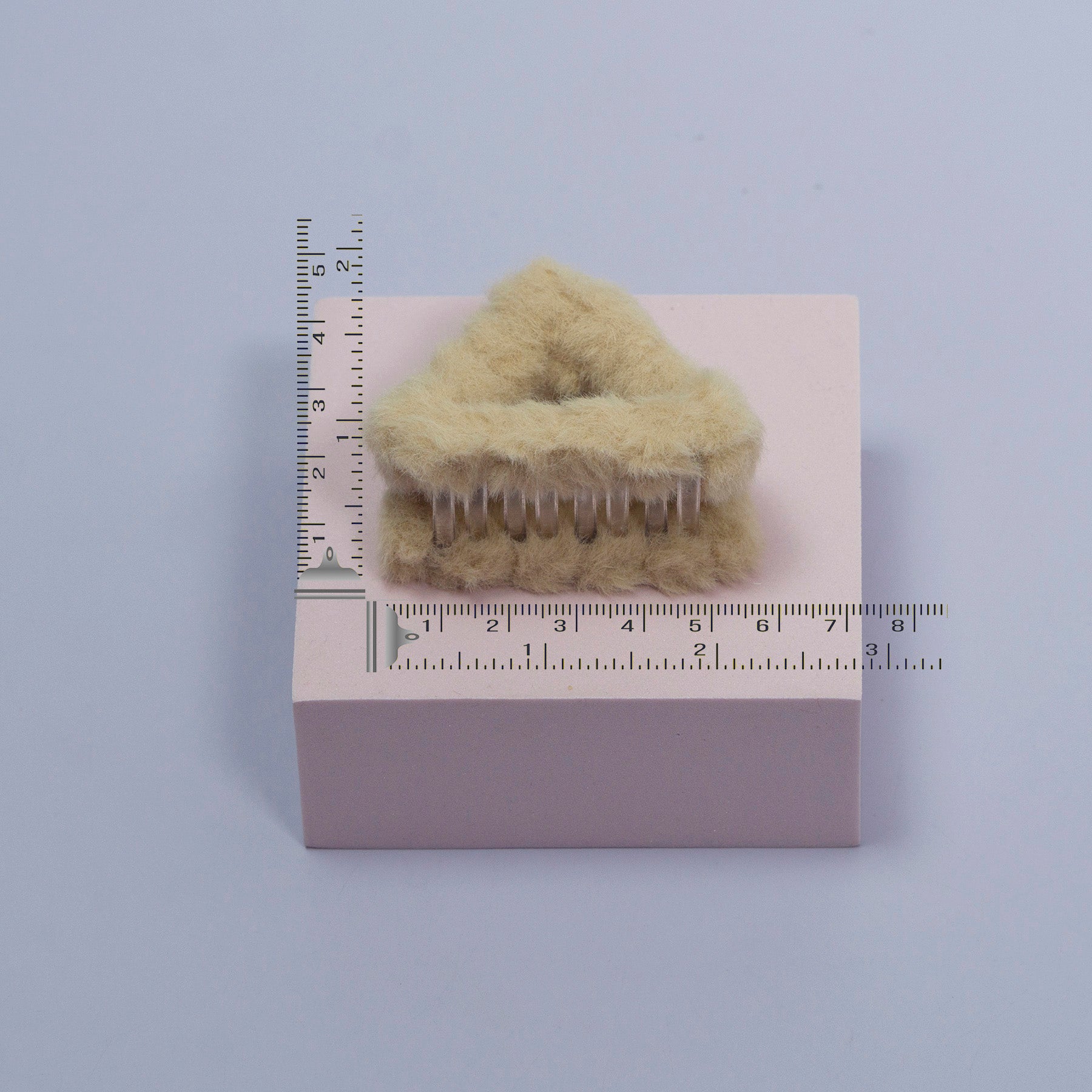 Triangle Fur Hair Claw - UBK3065