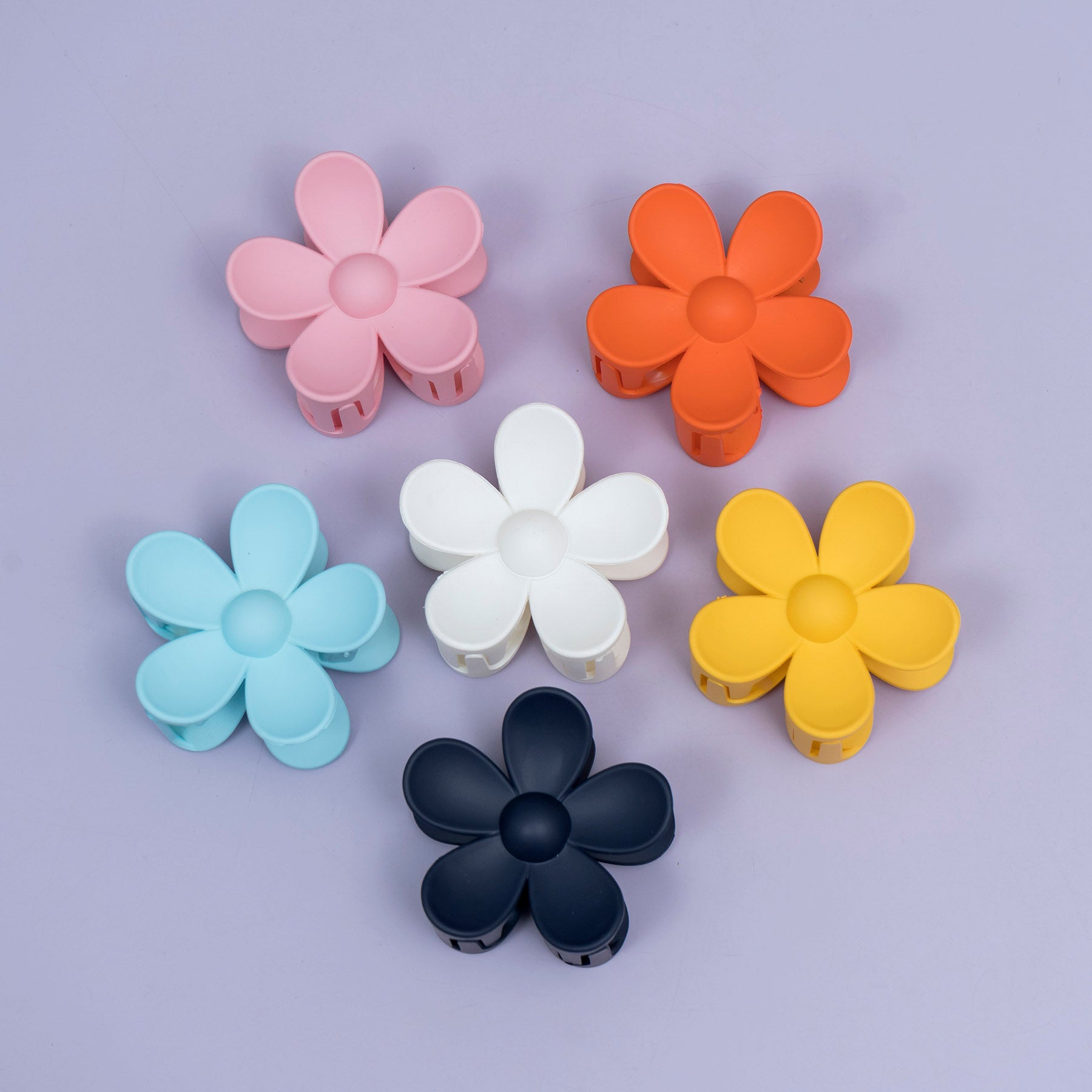 Matte Daisy Flower Hair Claw – UBK3771
