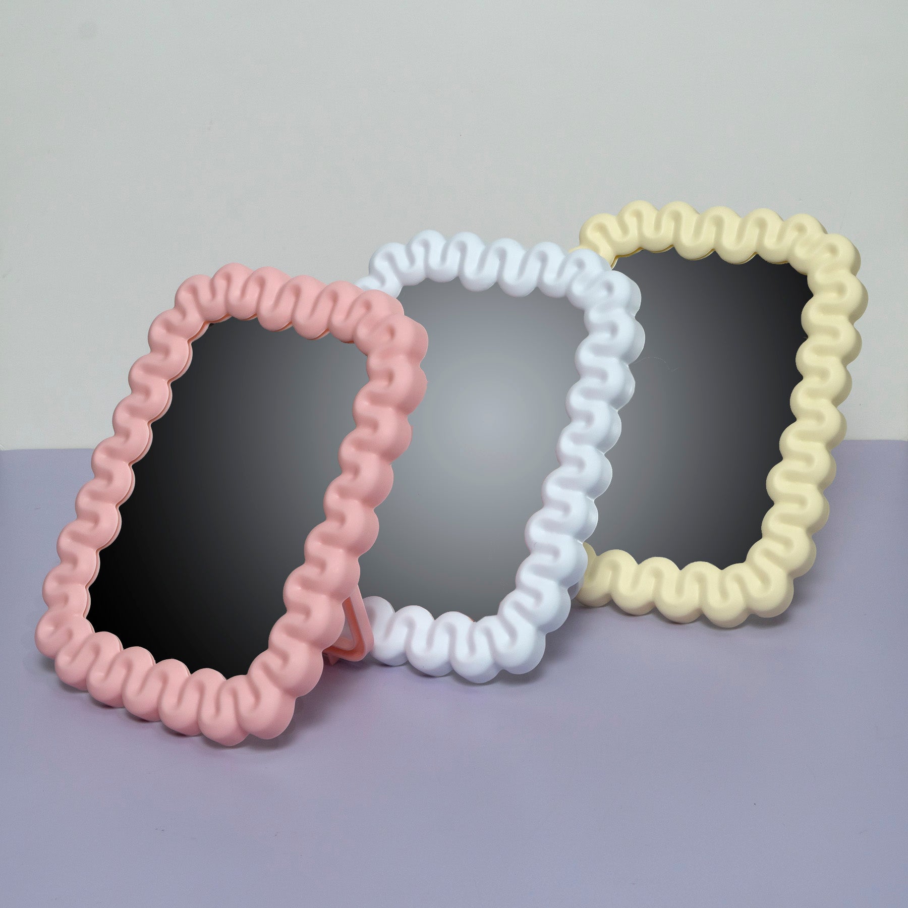 Curl-Frame Aesthetic Table Mirror – UBK3490