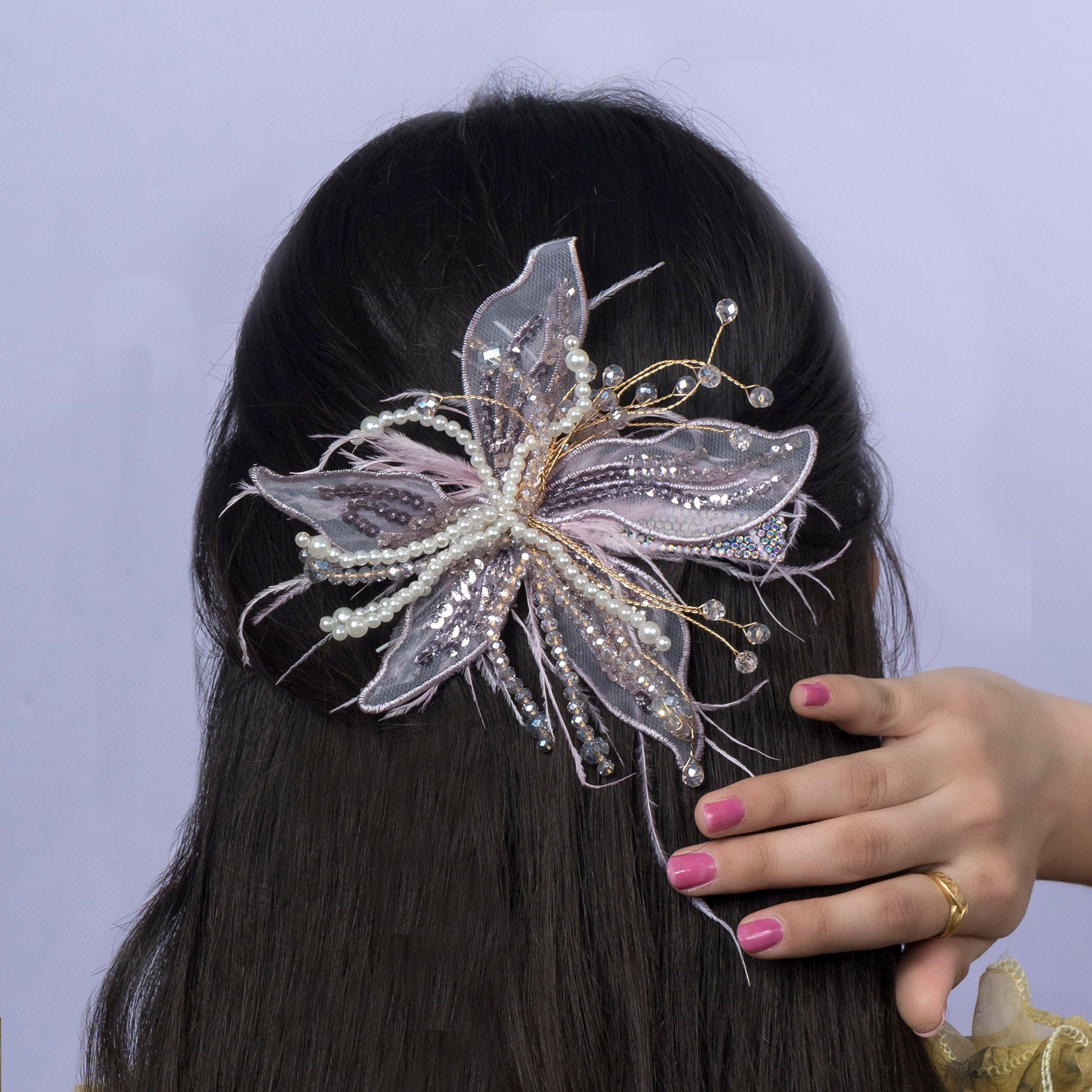 Feather Sequin Flower Clip – UBK3342