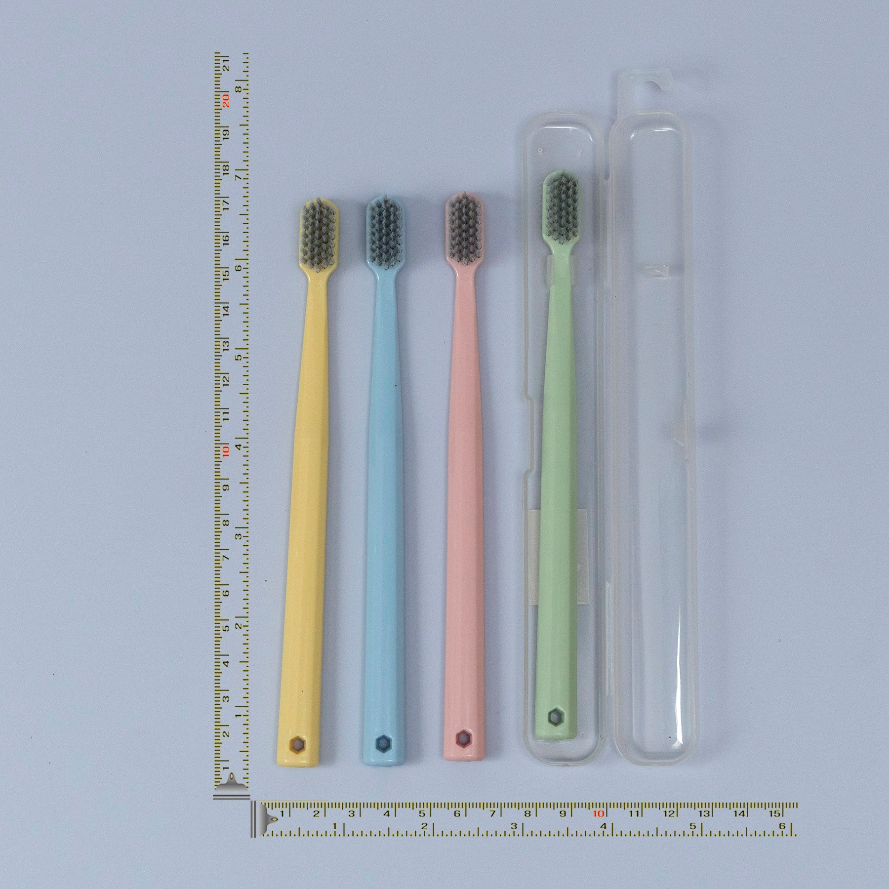 Pastel Travel Toothbrush with Case – UBK3354