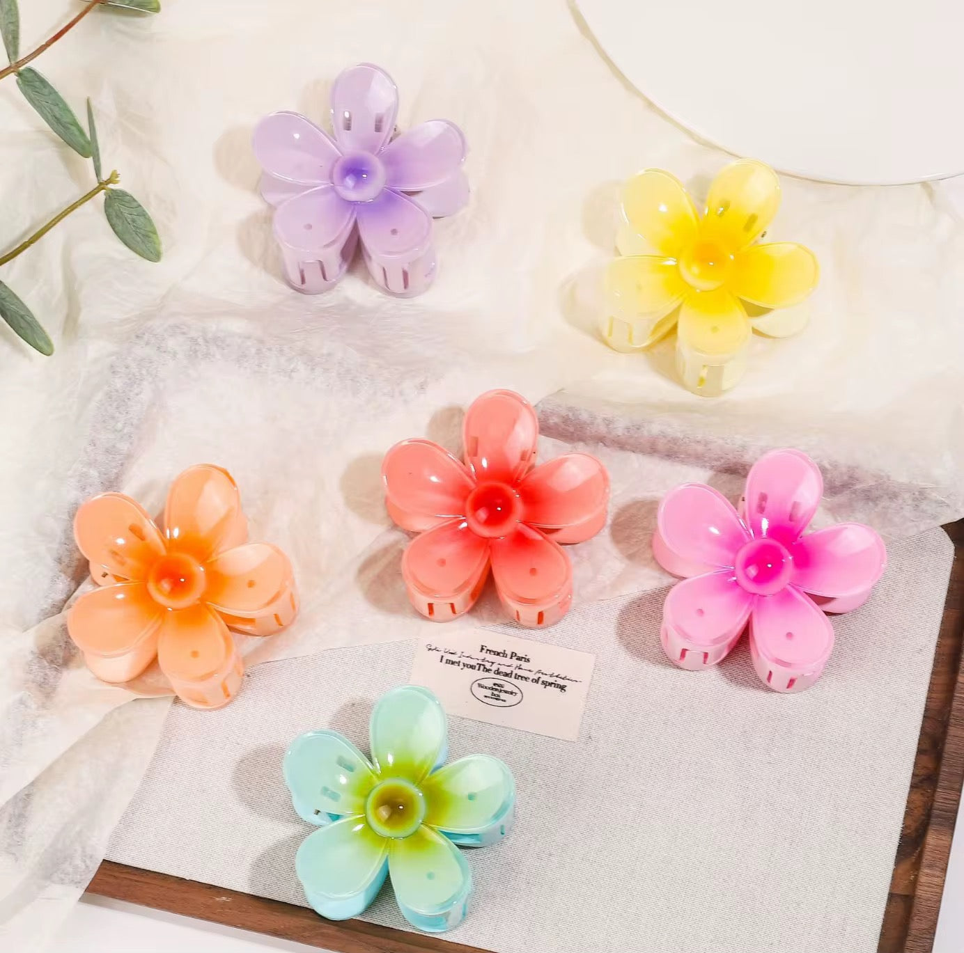 Glossy Daisy Hair Claw – UBK3325