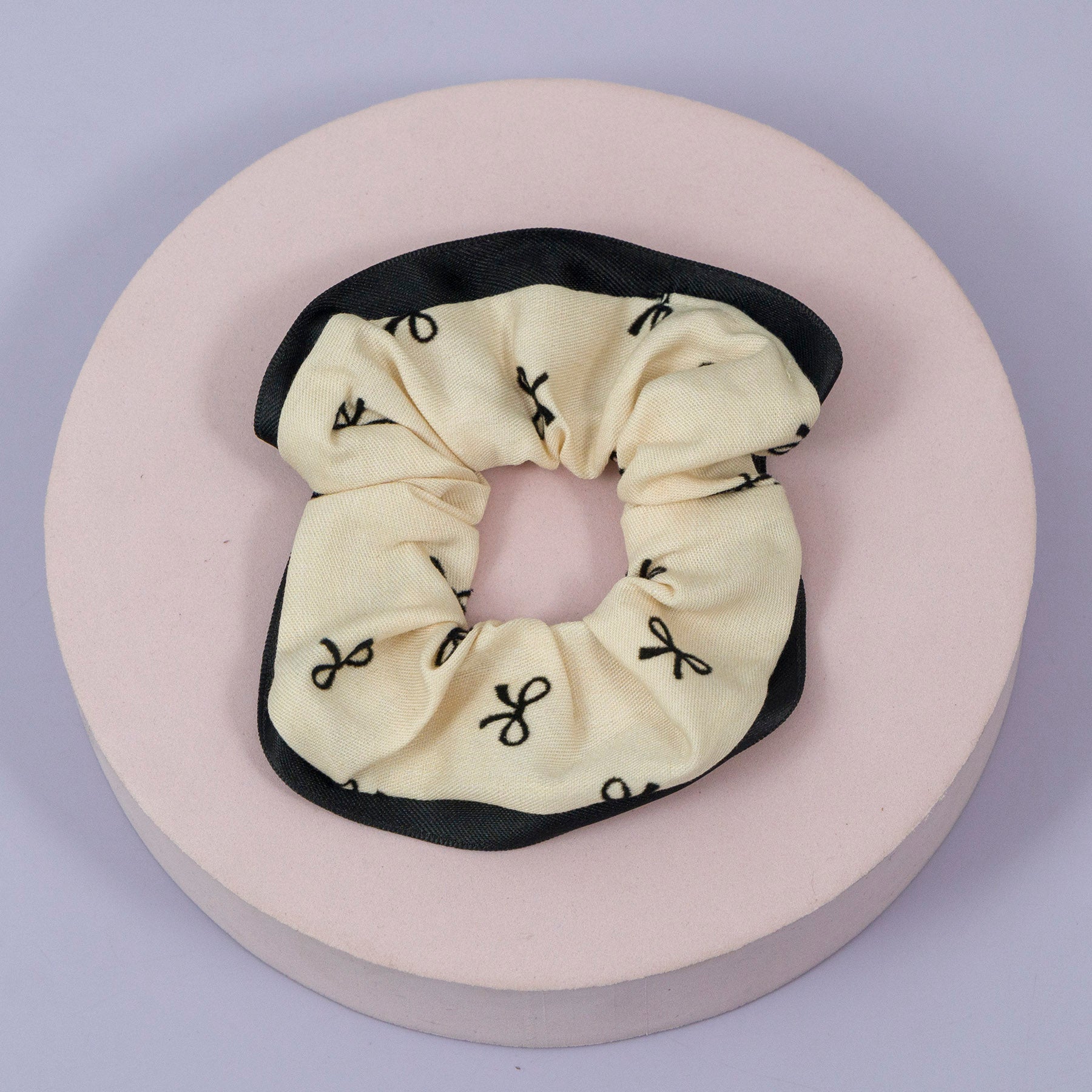 Bow Print Scrunchie – UBK3299